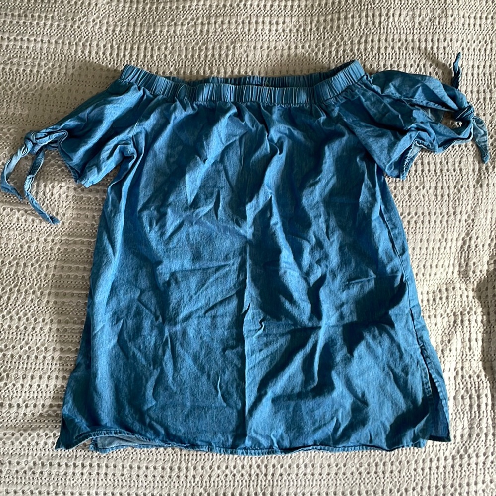 Chambray Tie Off-the-Shoulder Top by Do+Be